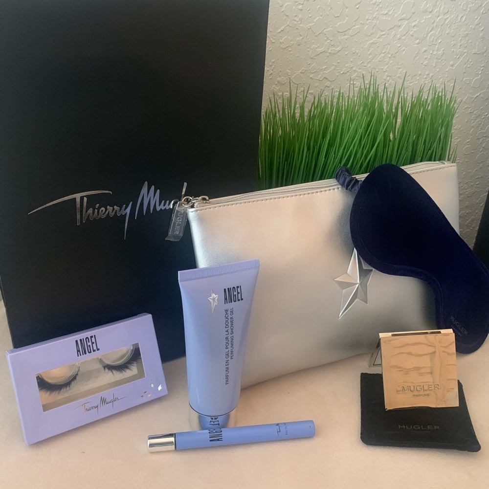 Gorgeous Thierry Mugler 6 piece set plus shopping /gift bag in new condition